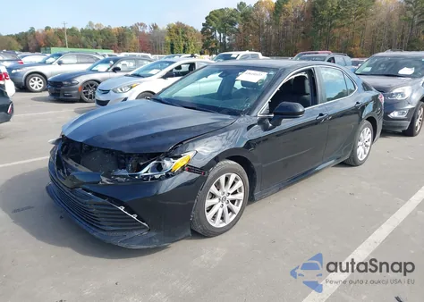 2019 Toyota Camry Le z USA, uszkodzony, nr VIN 4T1B11HK2KU854884